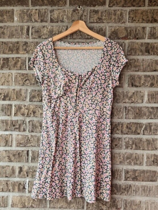 No Boundaries Dresses & Skirts - No Boundaries Floral Mini Dress — Pink, White, Black / Size L